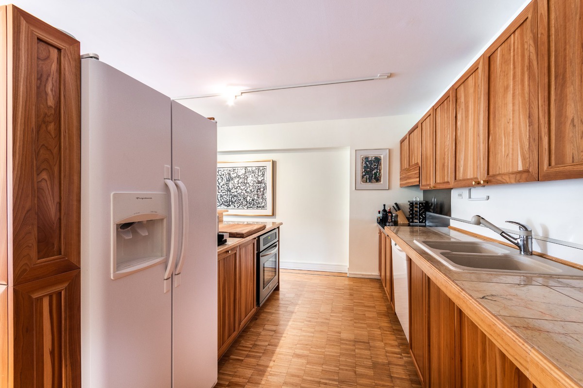 Robert Stephen Lefebvre Real Estate Broker Habitat 67 Properties for sale and rent